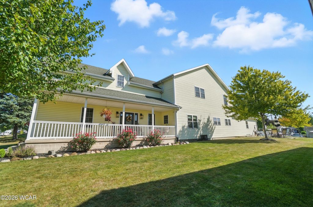 Photo of 602 Murray Street, Wapakoneta, OH 45895 (MLS # 309206)