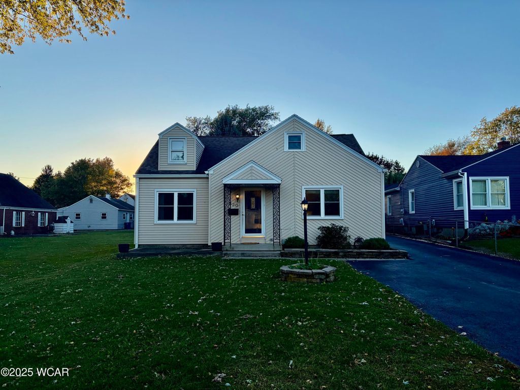 Photo of 620 Willard Avenue, Lima, OH 45804 (MLS # 308604)