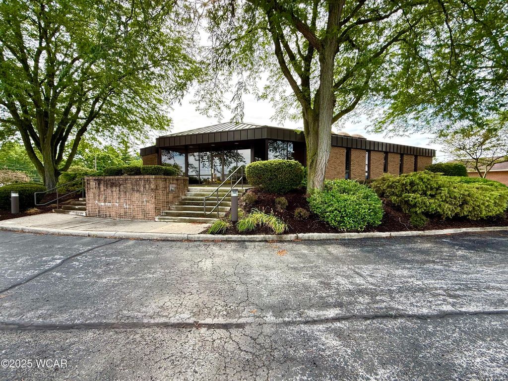 Photo of 321 S Blanchard Street, Findlay, OH 45840 (MLS # 307913)