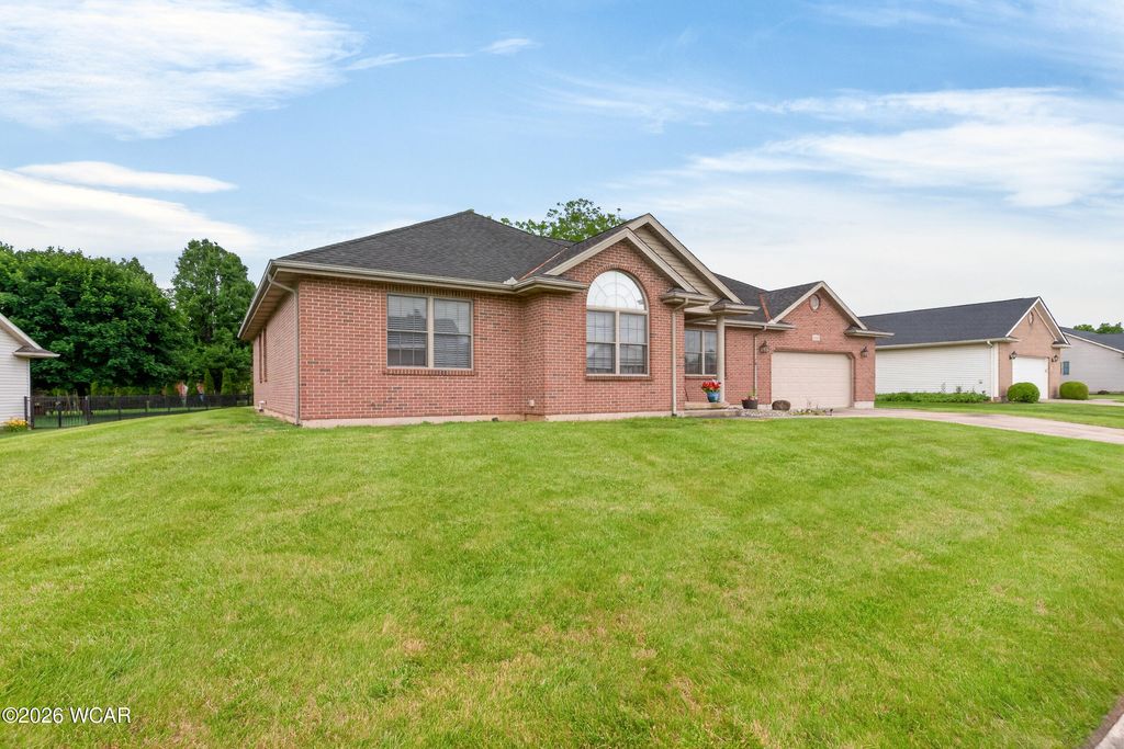 Photo of 1185 Huron Court, Sidney, OH 45365 (MLS # 310510)