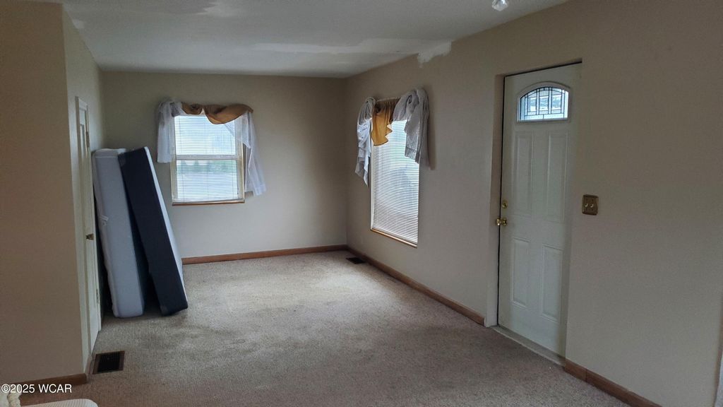 Photo of 514 N Cable Road, Lima, OH 45805 (MLS # 308005)