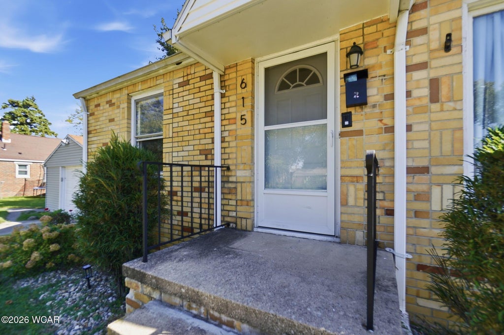 Photo of 615 Ilata Avenue, Lima, OH 45805 (MLS # 311885)