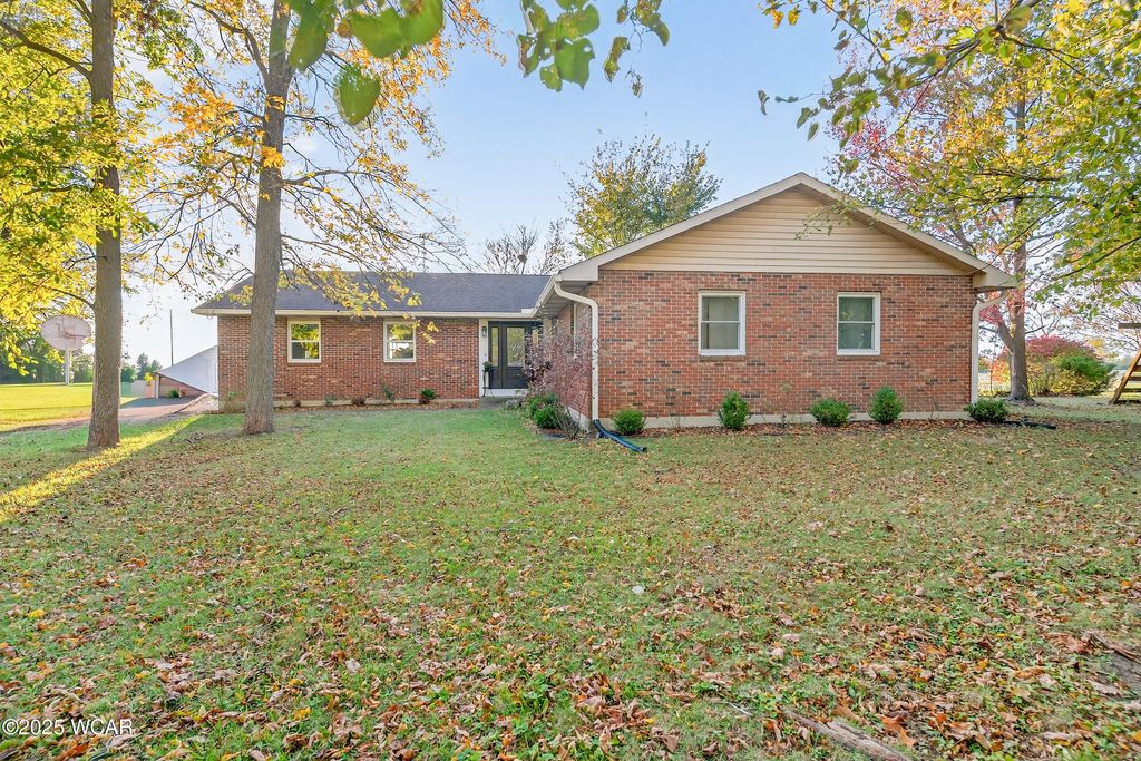 Photo of 14666 Circle Drive, Sidney, OH 45365 (MLS # 308652)