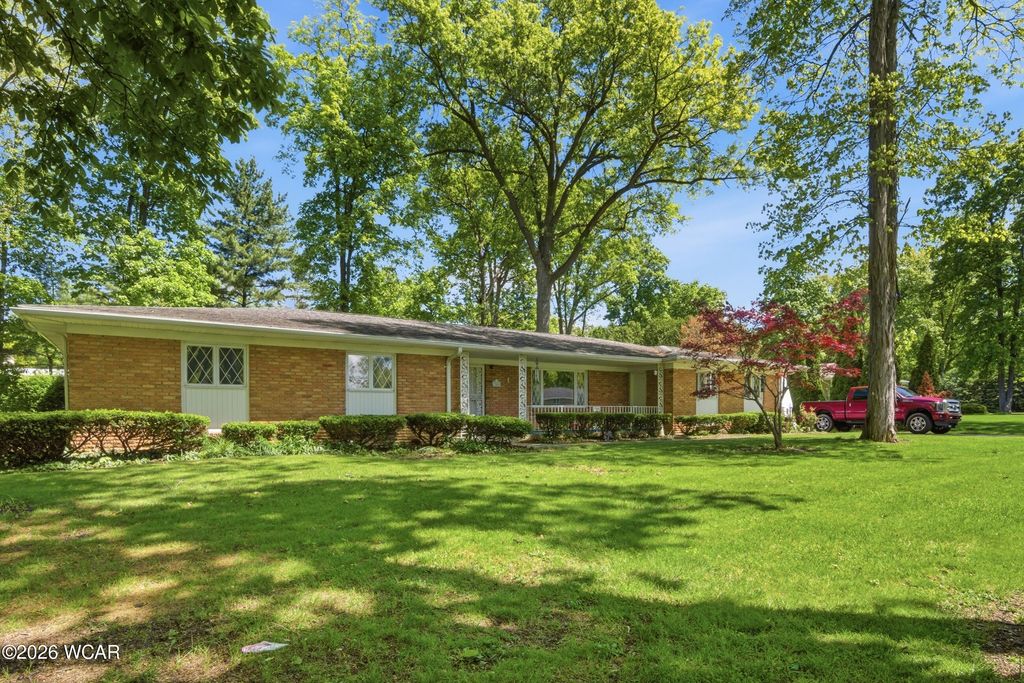 Photo of 2800 Lakewood Avenue, Lima, OH 45805 (MLS # 310303)