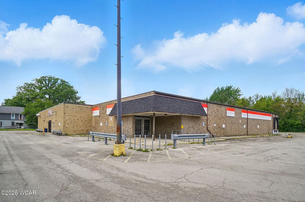 Photo of 128 W Vine Street, Lima, OH 45804 (MLS # 309390)