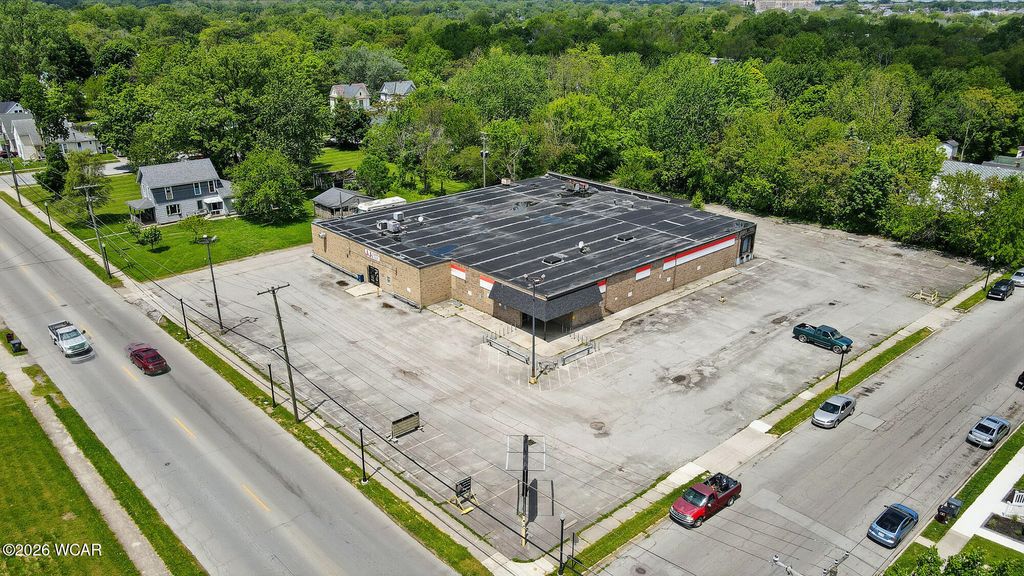 Photo of 128 W Vine Street, Lima, OH 45804 (MLS # 309390)