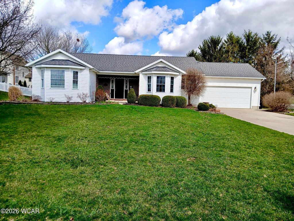 Photo of 1122 Poppy Drive, Wapakoneta, OH 45895 (MLS # 309318)