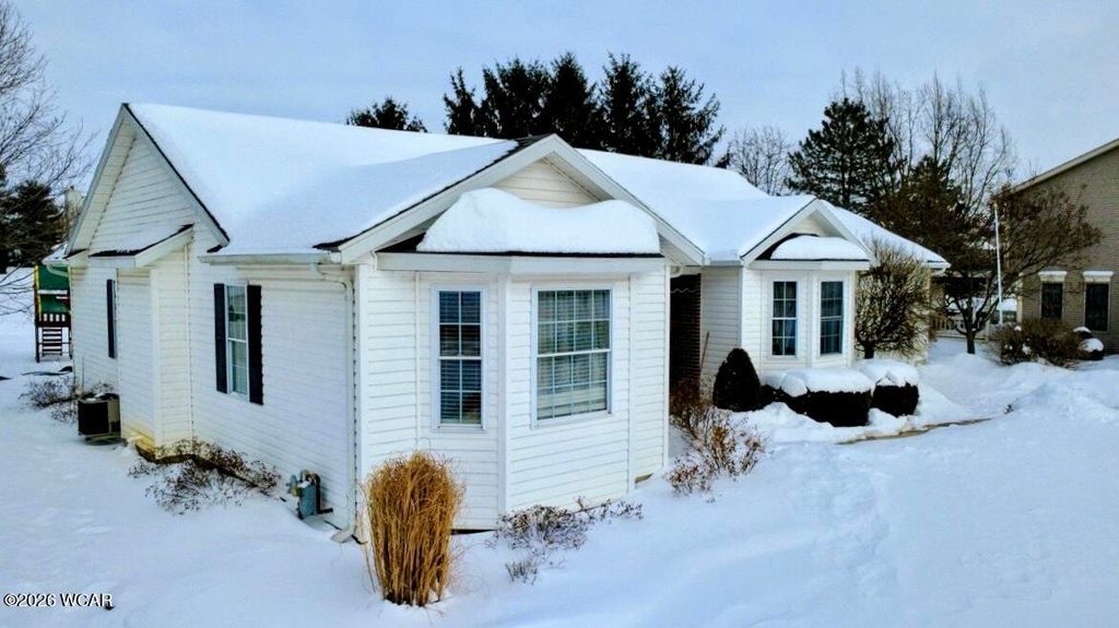 Photo of 1122 Poppy Drive, Wapakoneta, OH 45895 (MLS # 309318)