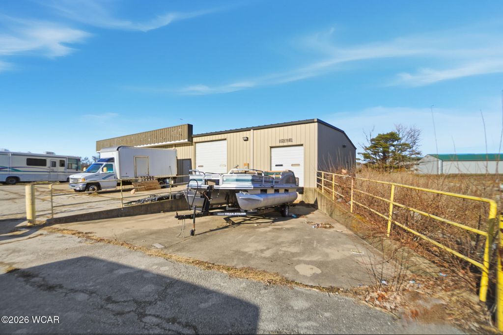 Photo of 17542 County road 25a, Wapakoneta, OH 45895 (MLS # 309125)