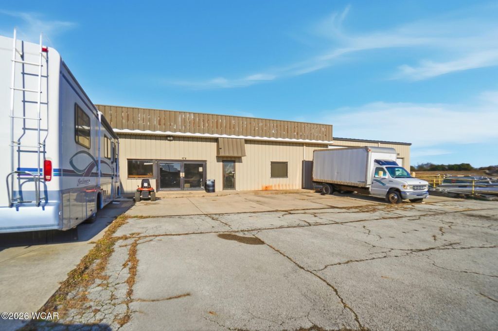 Photo of 17542 County road 25a, Wapakoneta, OH 45895 (MLS # 309125)