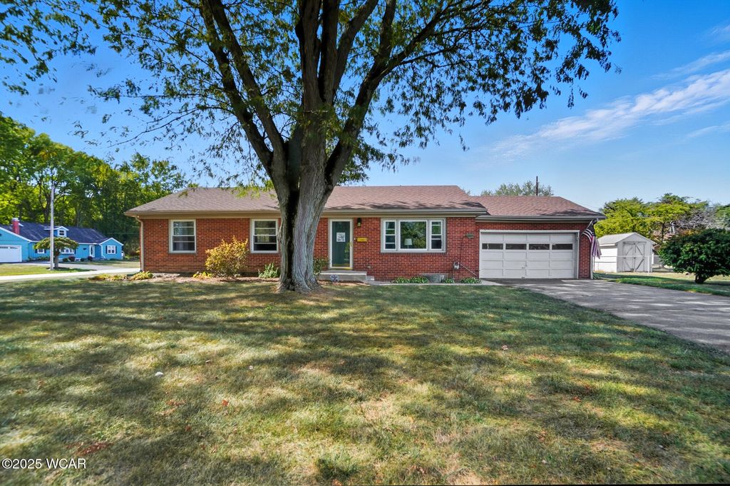 Photo of 210 Eastown Park Row, Findlay, OH 45840 (MLS # 308411)