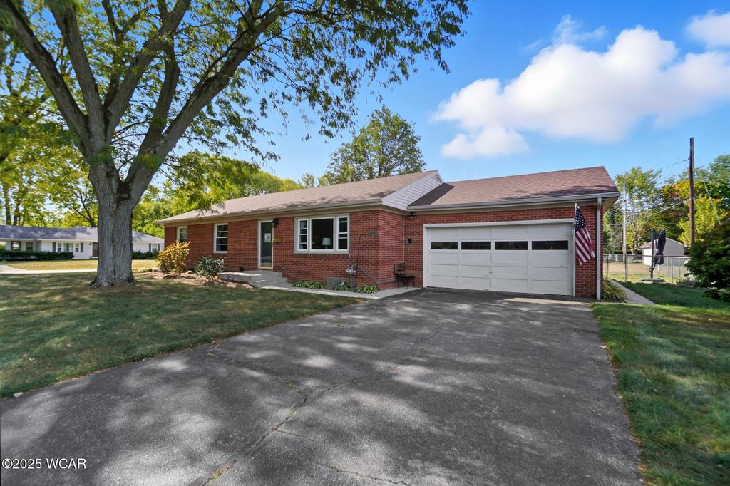 Photo of 210 Eastown Park Row, Findlay, OH 45840 (MLS # 308411)