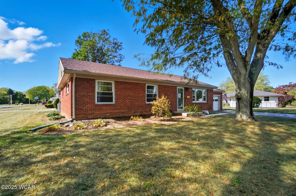 Photo of 210 Eastown Park Row, Findlay, OH 45840 (MLS # 308411)