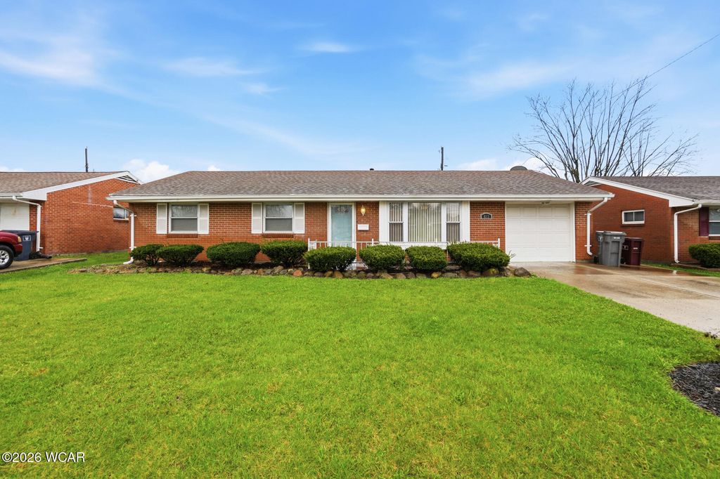 Photo of 613 Meadowbrook Drive, Lima, OH 45801 (MLS # 309856)