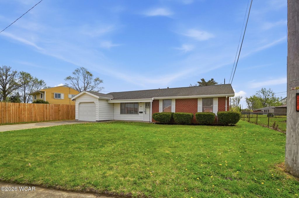 Photo of 660 Columbia Drive, Lima, OH 45805 (MLS # 309985)