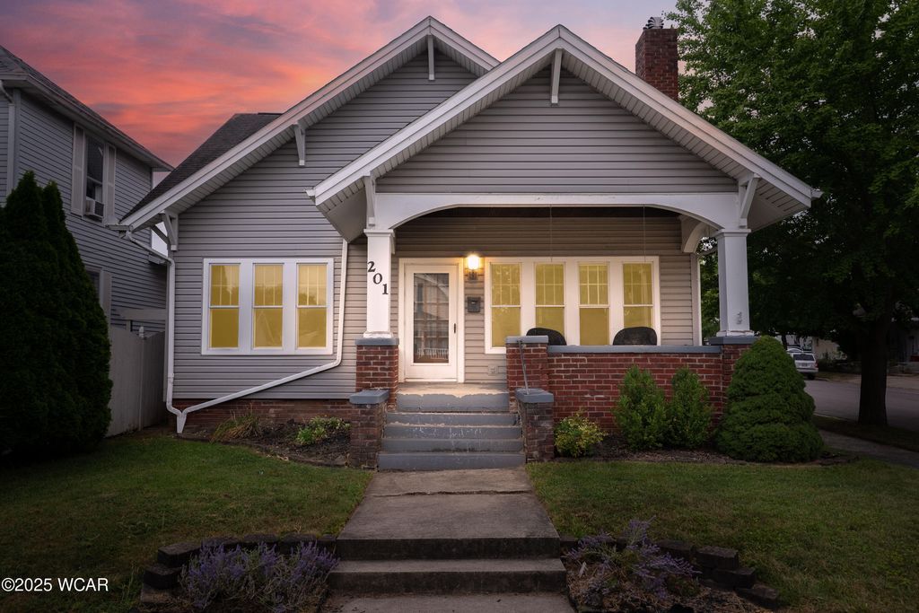 Photo of 201 E Pearl Street, Wapakoneta, OH 45895 (MLS # 308045)