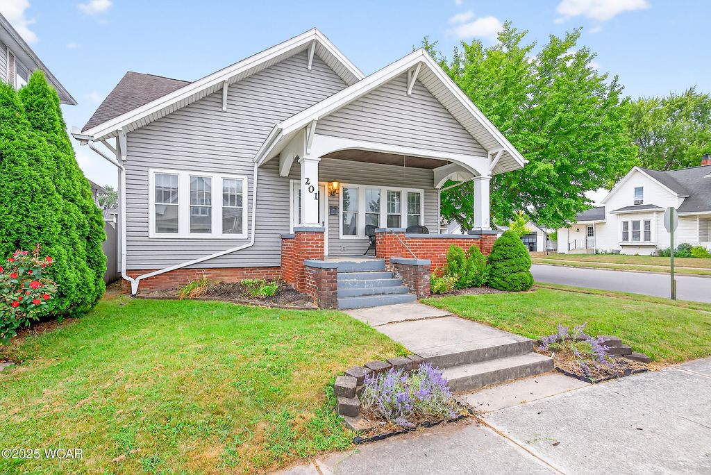 Photo of 201 E Pearl Street, Wapakoneta, OH 45895 (MLS # 308045)