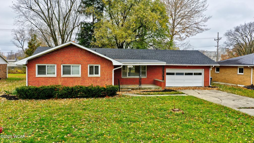 Photo of 524 S Collins Avenue, Lima, OH 45804 (MLS # 308164)
