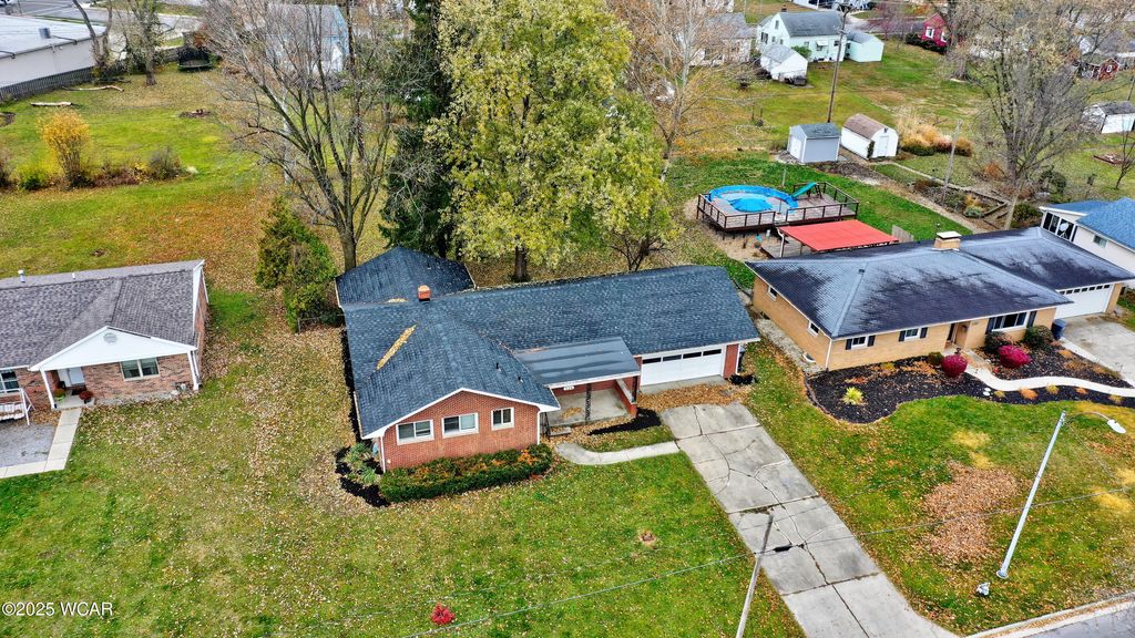 Photo of 524 S Collins Avenue, Lima, OH 45804 (MLS # 308164)