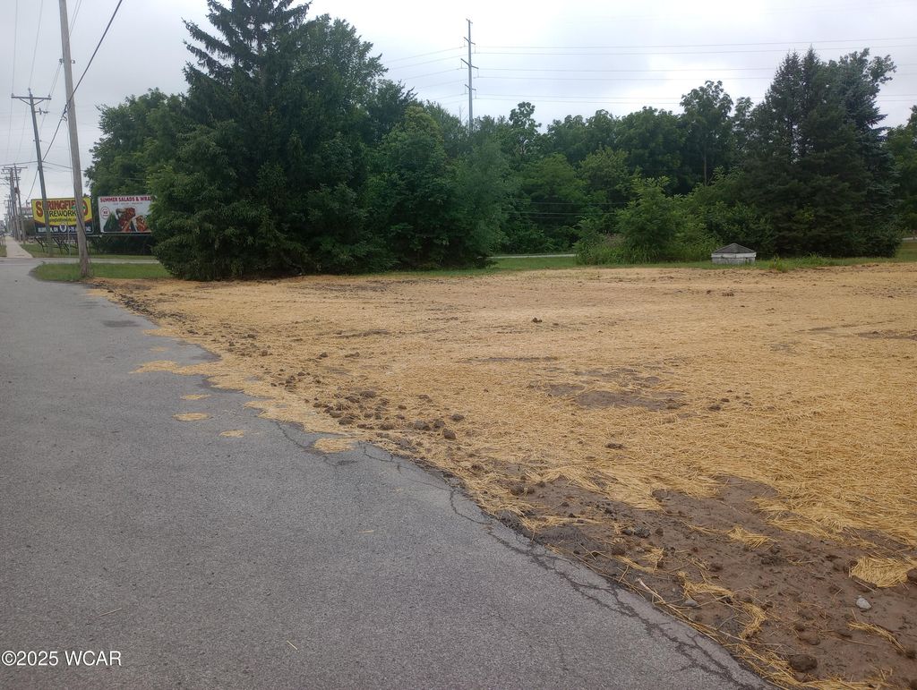 Photo of 2527 N West Street, Lima, OH 45801 (MLS # 307741)