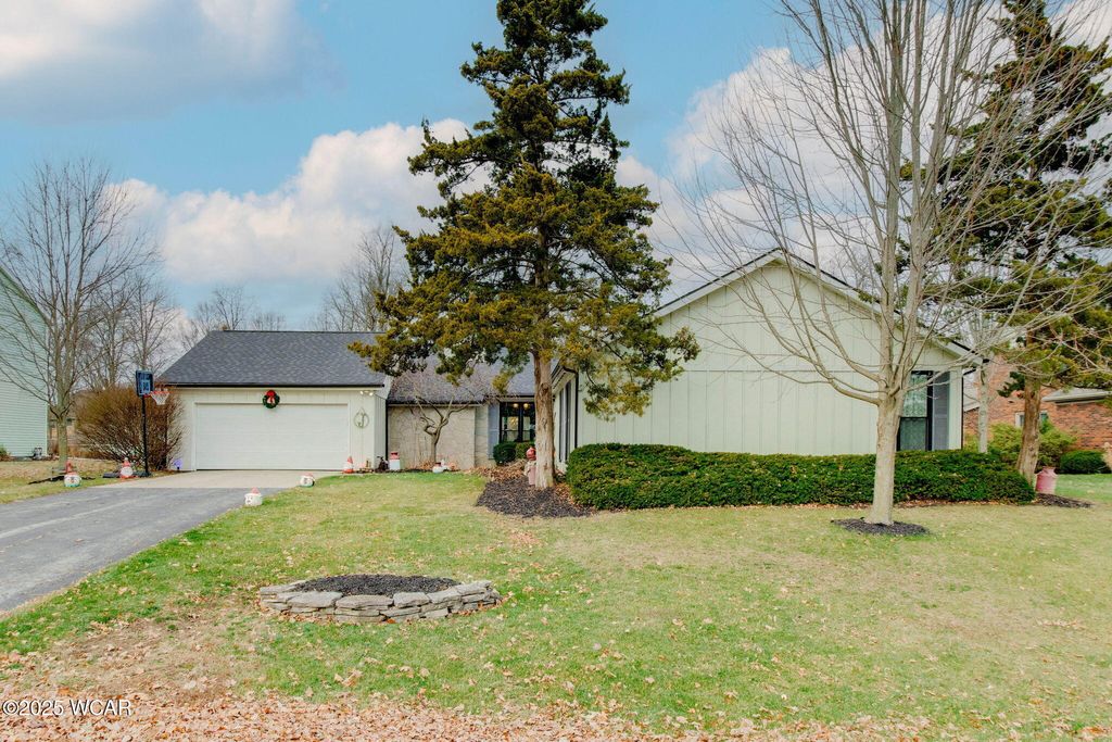 Photo of 4920 Tillamook Trail, Lima, OH 45805 (MLS # 309093)