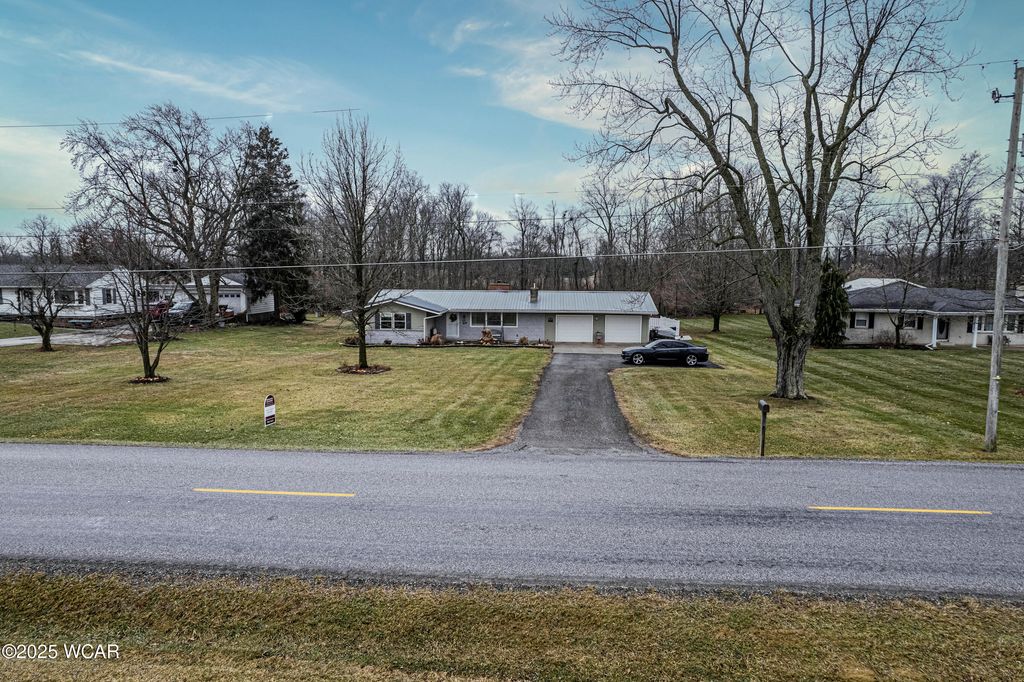 Photo of 5606 Reservoir Road, Lima, OH 45801 (MLS # 309080)