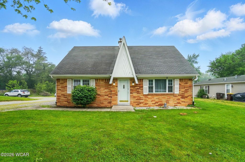 Photo of 1572 S Clinton Street, Defiance, OH 43512 (MLS # 309251)