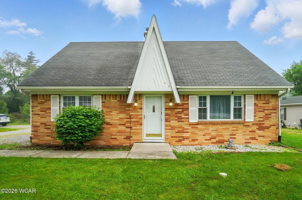 Photo of 1572 S Clinton Street, Defiance, OH 43512 (MLS # 309251)