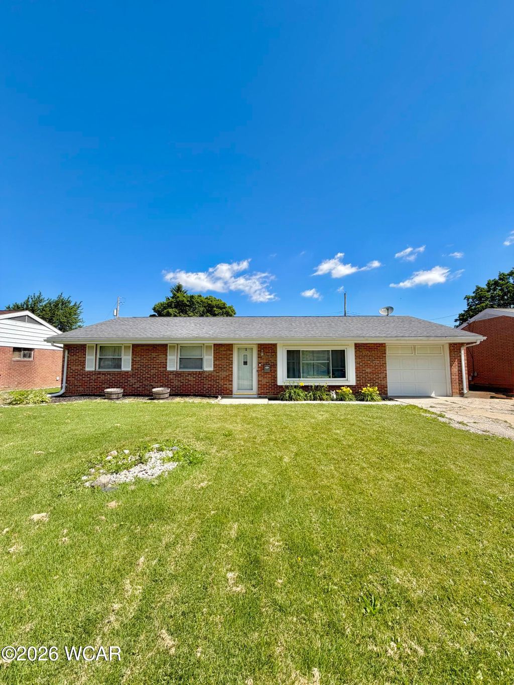 Photo of 666 Westbrook Drive, Lima, OH 45801 (MLS # 310553)