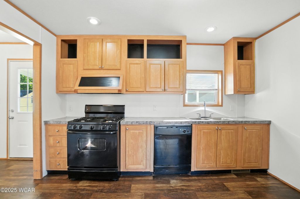 Photo of 303 Pinewood Circle, Lima, OH 45804 (MLS # 308110)