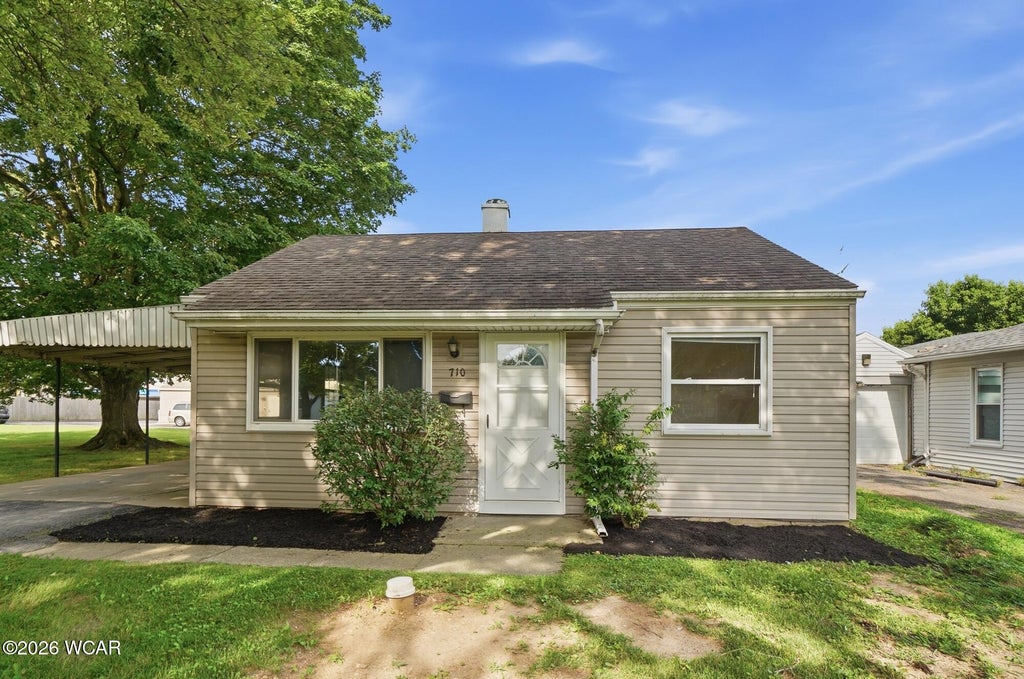 Photo of 710 Saratoga Avenue, Lima, OH 45804 (MLS # 311077)