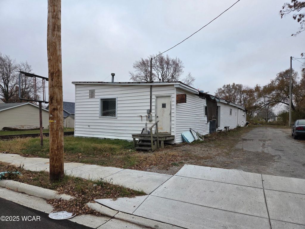 Photo of 600 Leeson Avenue, Van Wert, OH 45891 (MLS # 308899)