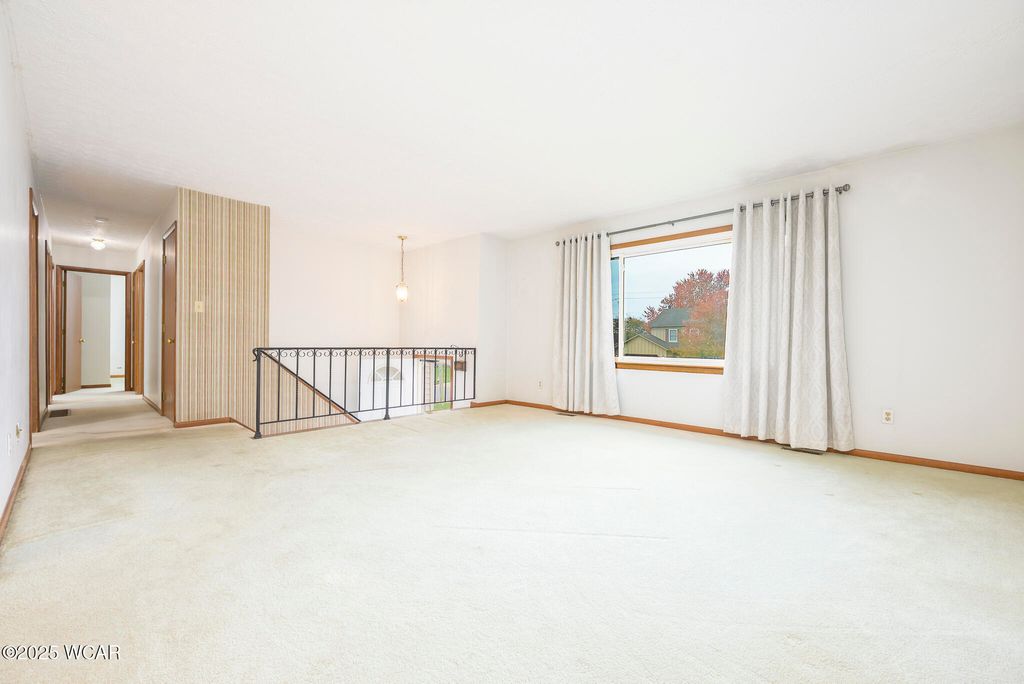 Photo of 512 Newford Drive, Bellefontaine, OH 43311 (MLS # 308713)