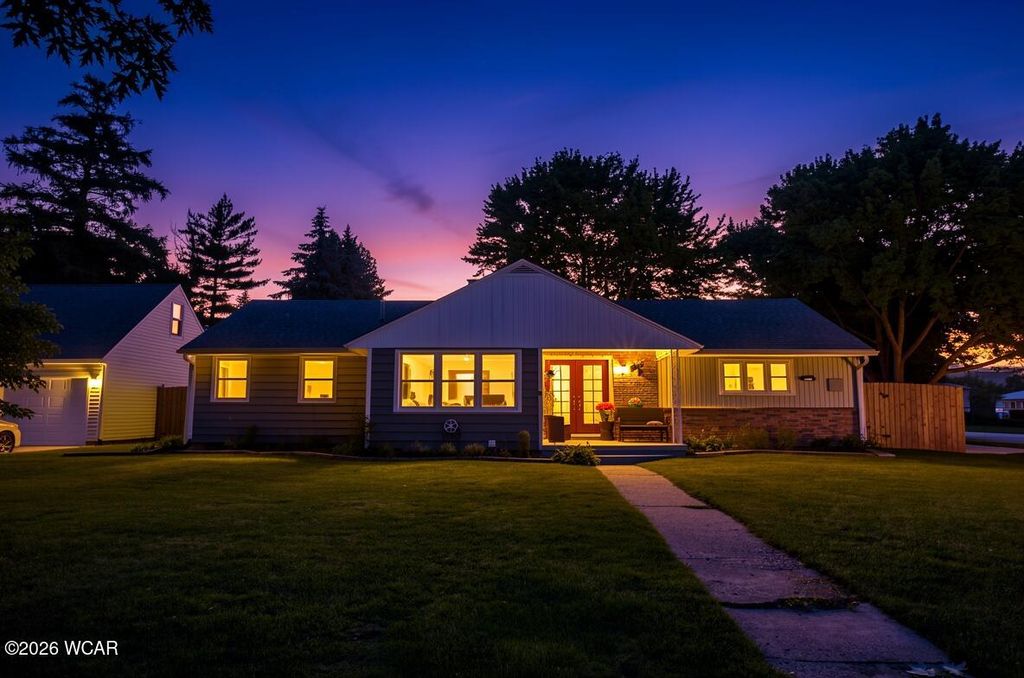Photo of 302 Doering Street, Sidney, OH 45365 (MLS # 310394)