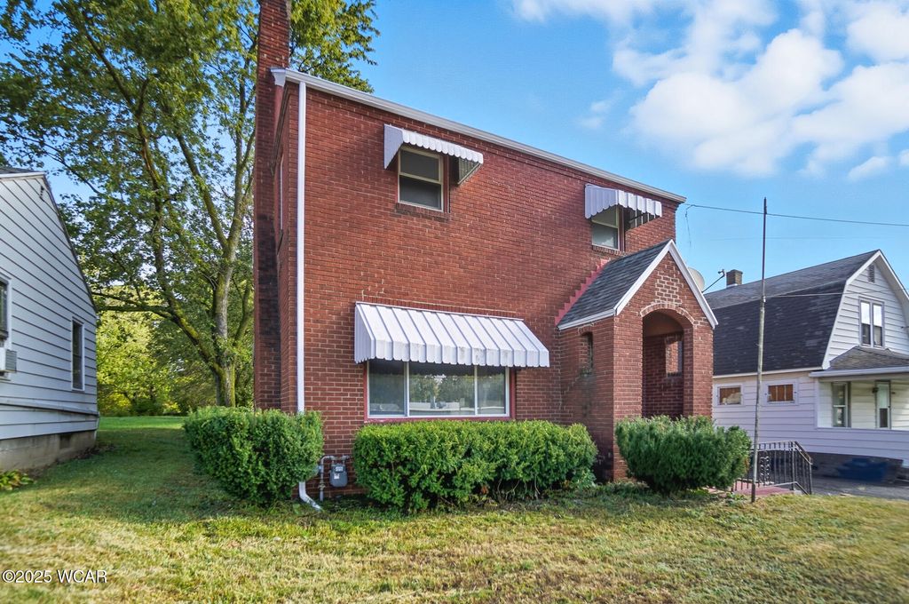 Photo of 2108 Elida Rd Road, Lima, OH 45805 (MLS # 308472)
