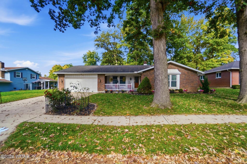 Photo of 105 Barnsbury Drive, Lima, OH 45804 (MLS # 311972)