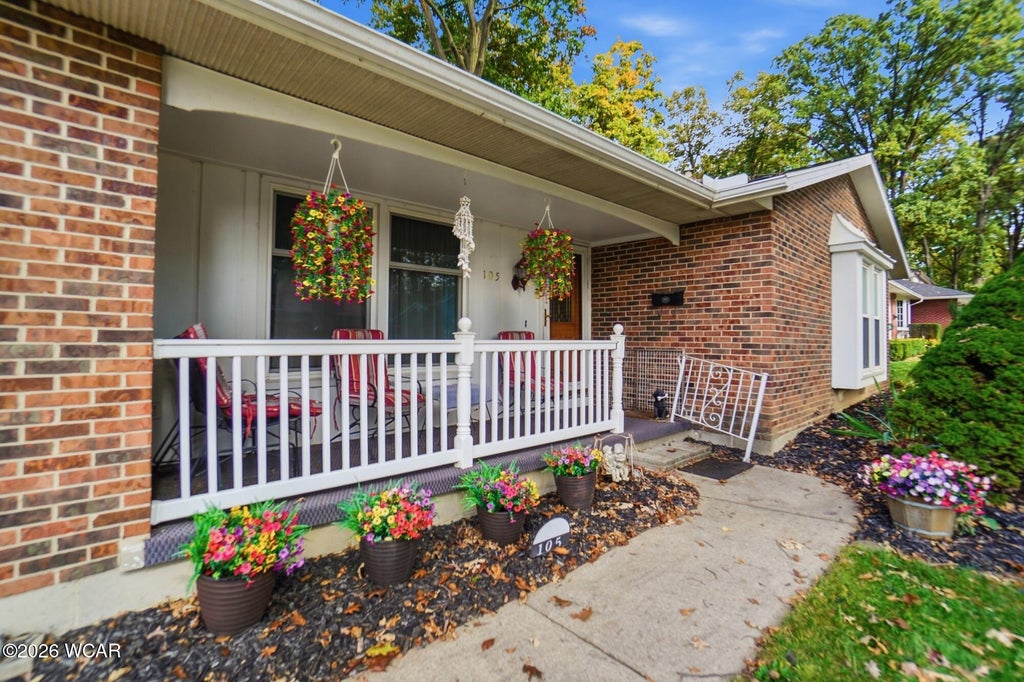 Photo of 105 Barnsbury Drive, Lima, OH 45804 (MLS # 311972)