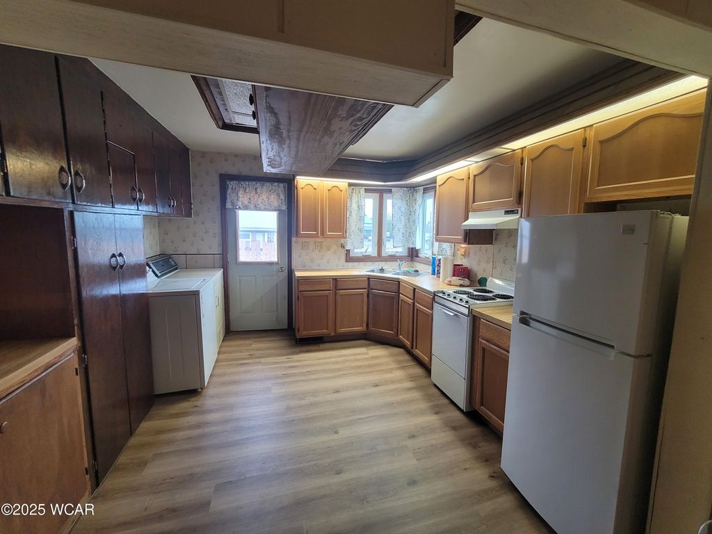 Photo of 319 W Lynn Street, Kenton, OH 43326 (MLS # 308720)