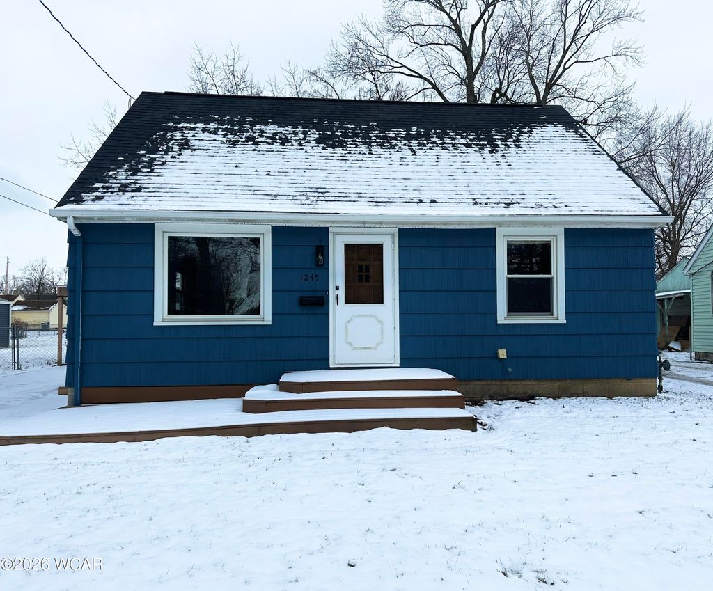 Photo of 1245 Latham Avenue, Lima, OH 45805 (MLS # 309233)