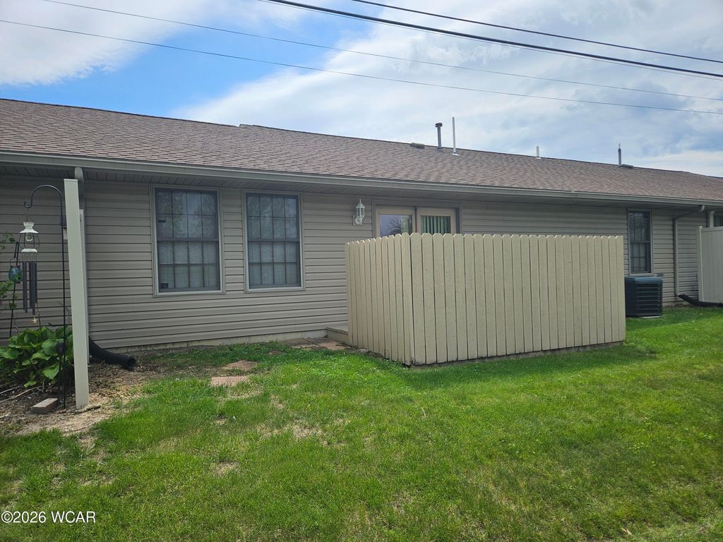 Photo of 454 S Mumaugh Road, Lima, OH 45804 (MLS # 310058)
