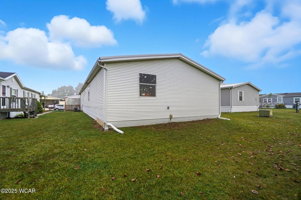 Photo of 224 Buckingham Drive, Lima, OH 45807 (MLS # 308330)