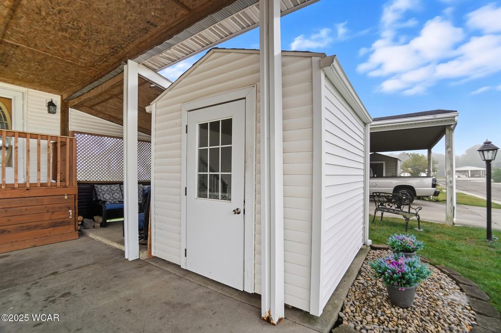 Photo of 224 Buckingham Drive, Lima, OH 45807 (MLS # 308330)