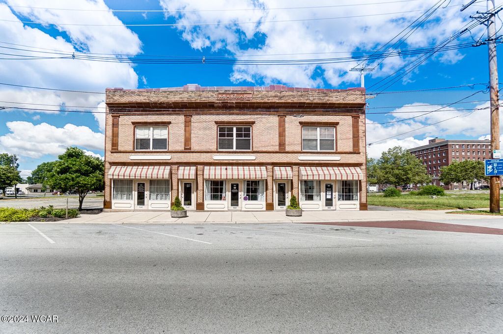 Photo of 222 S Elizabeth Street, Lima, OH 45801 (MLS # 310033)