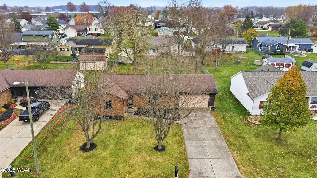 Photo of 3036 Whippoorwill Avenue, Lima, OH 45807 (MLS # 308888)
