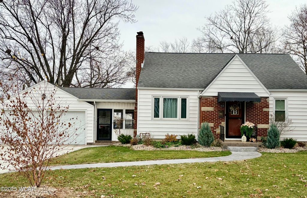 Photo of 410 N Glenwood Avenue, Lima, OH 45805 (MLS # 308920)