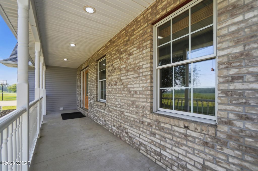 Photo of 4044 E Bluelick Road, Lima, OH 45801 (MLS # 310884)
