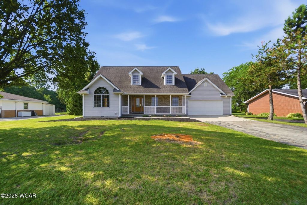 Photo of 4044 E Bluelick Road, Lima, OH 45801 (MLS # 310884)