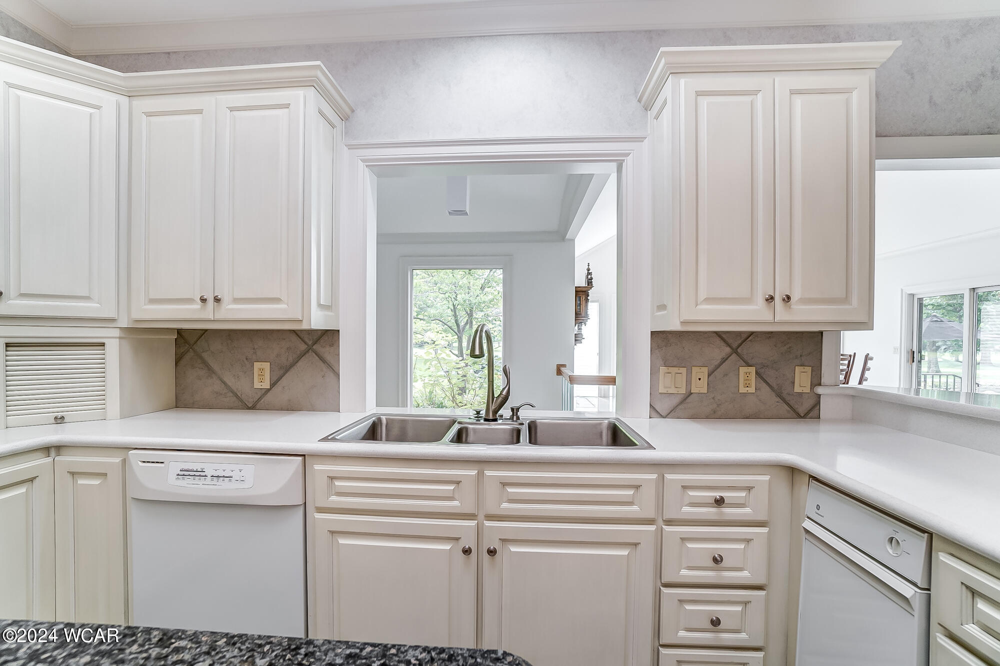 Lima, Ohio 45805, United States, 3 Bedrooms Bedrooms, ,5 BathroomsBathrooms,Residential,Pending,55983