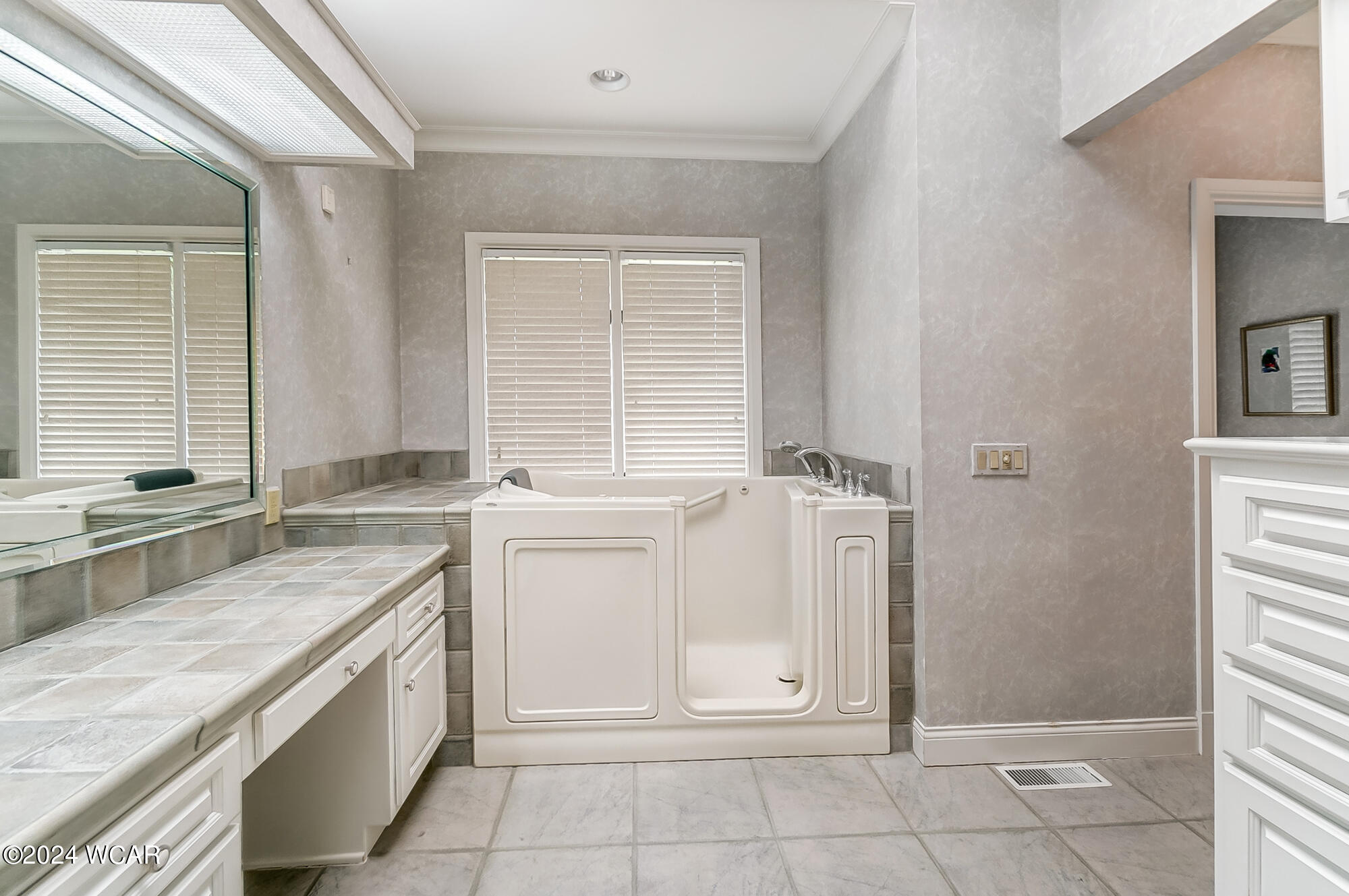 Lima, Ohio 45805, United States, 3 Bedrooms Bedrooms, ,5 BathroomsBathrooms,Residential,Pending,55983