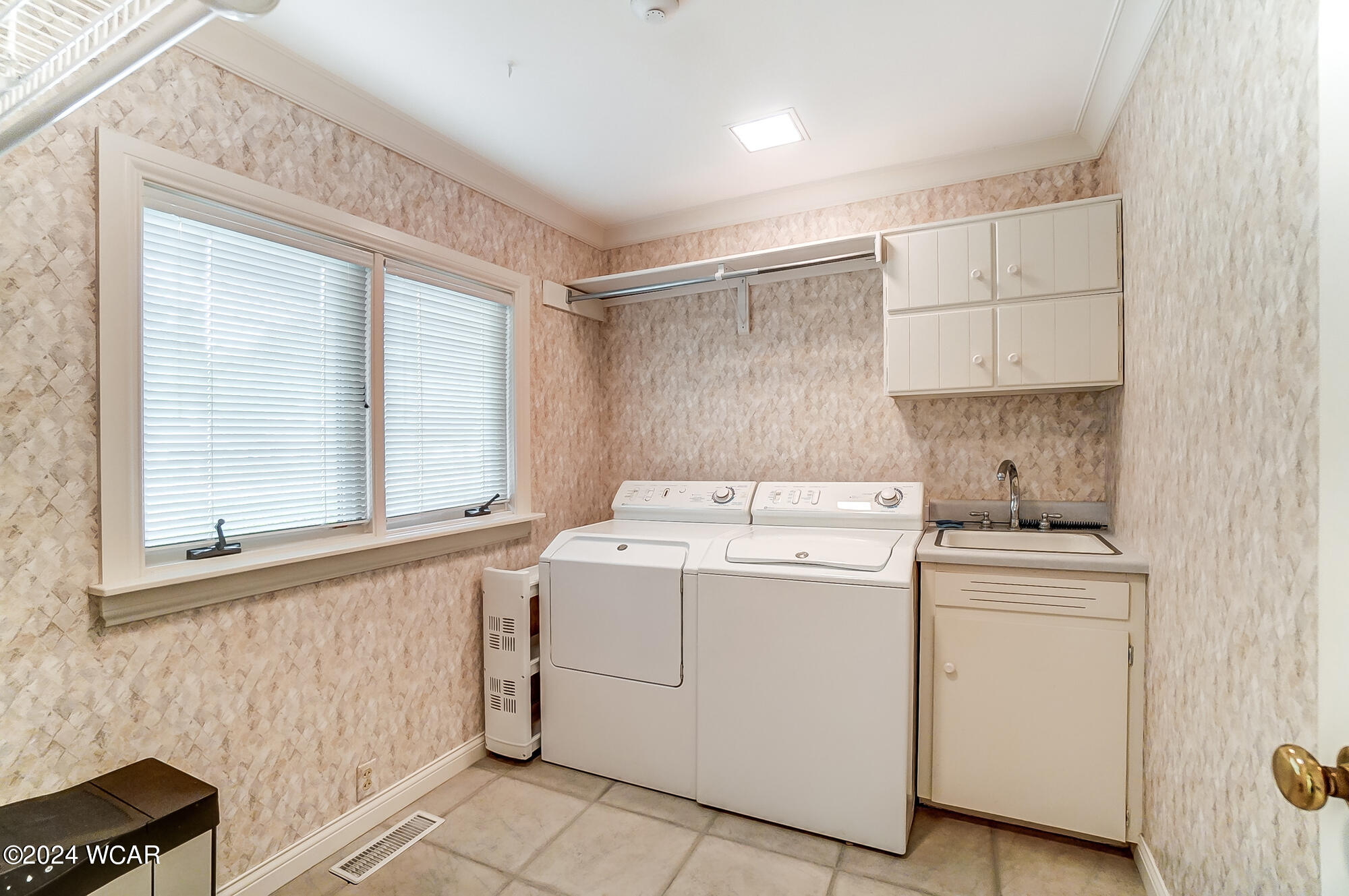 Lima, Ohio 45805, United States, 3 Bedrooms Bedrooms, ,5 BathroomsBathrooms,Residential,Pending,55983